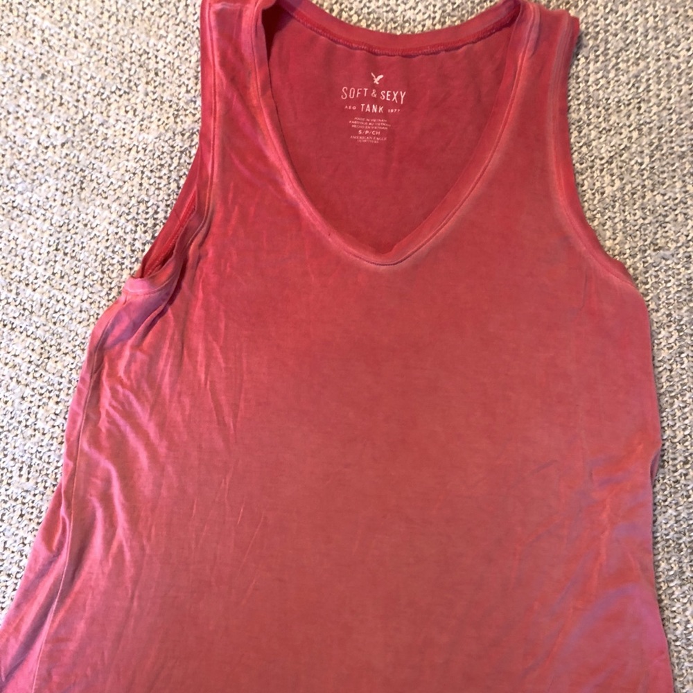Red distressed American eagle tank top